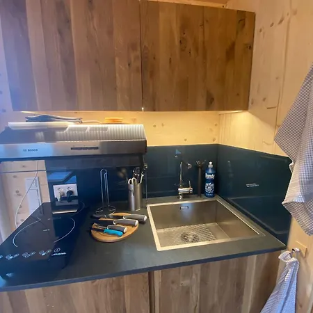 Hébergement de vacances Unique Tiny Eco With Gorgeous Views To Jungfrau Massiv *